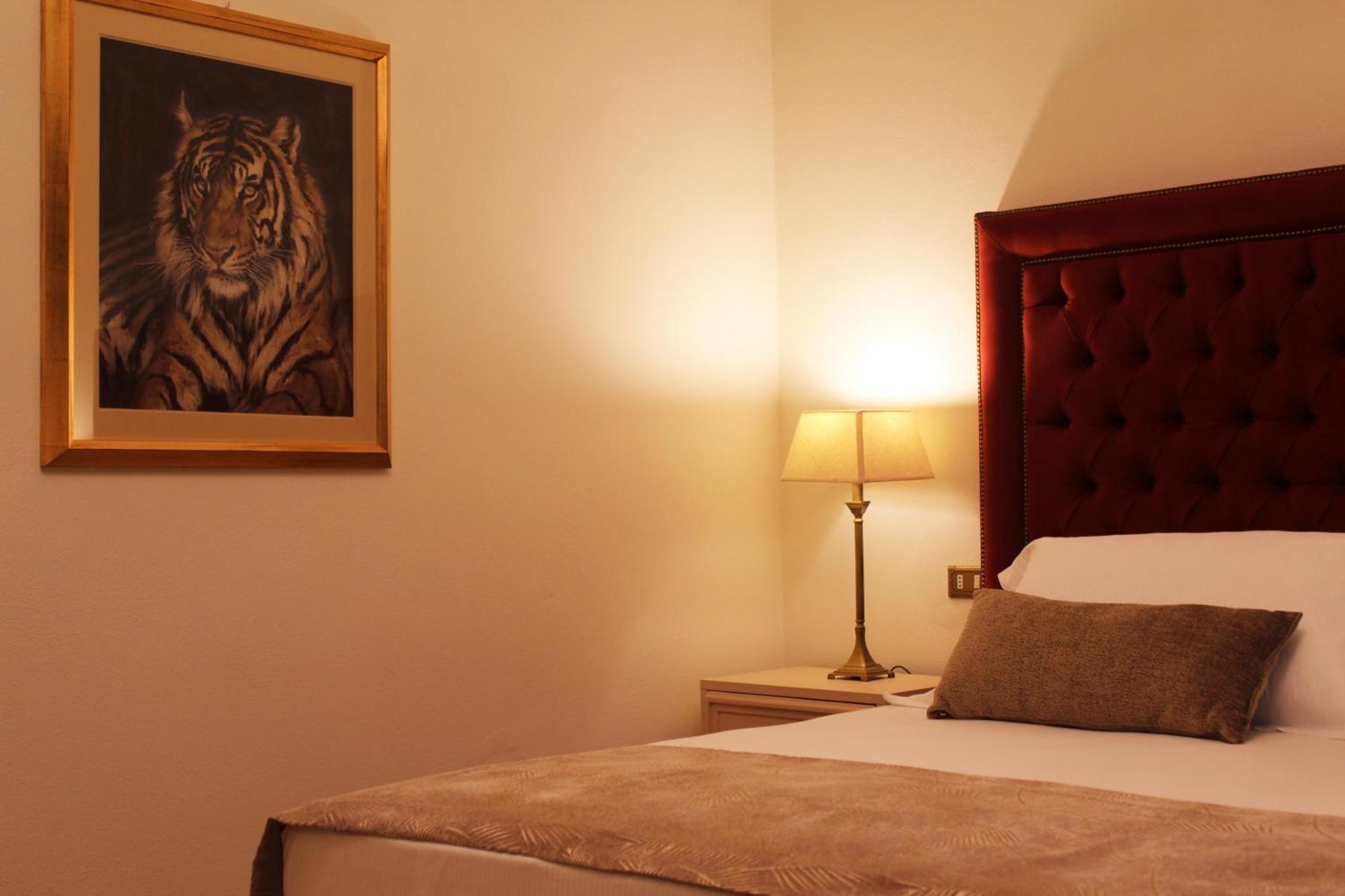 Villamara Luxury Rooms Специя Екстериор снимка