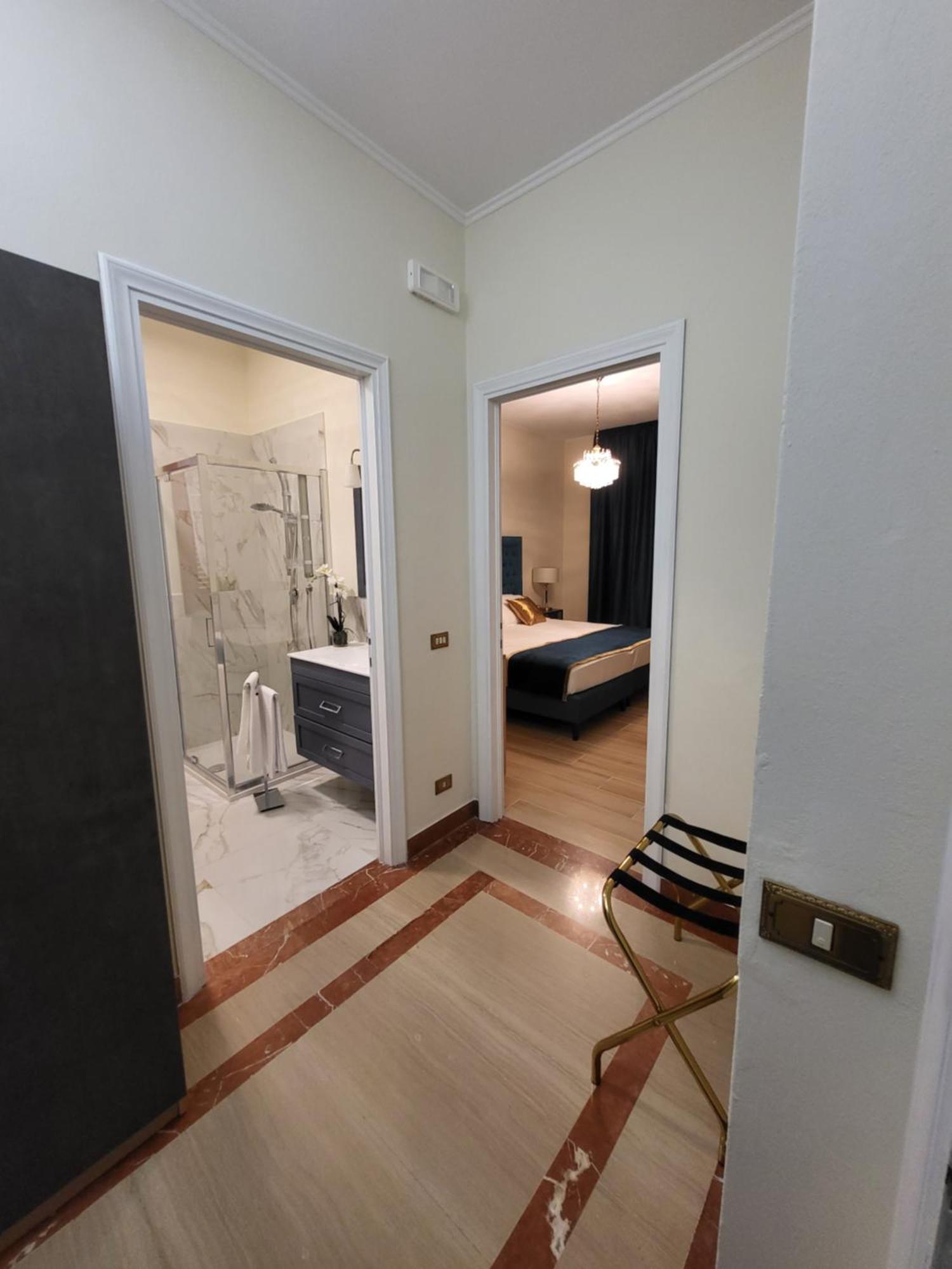 Villamara Luxury Rooms Специя Стая снимка